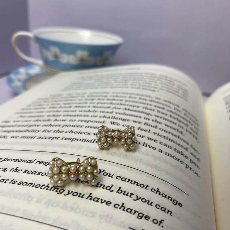 vintage pearl bow gold earring
